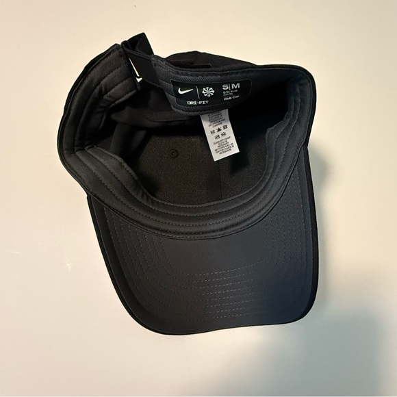 Nike Black and White Hat with Iconic Swoosh - Picture 8 of 9
